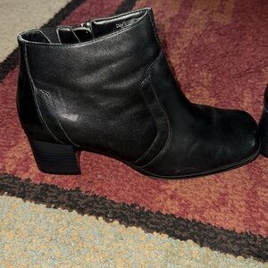 Thom McAn Womens Comfort Leather Ankle Boots